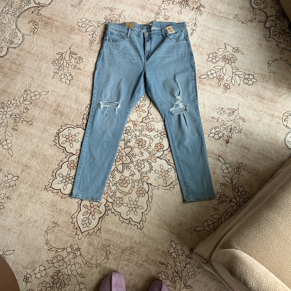 Women's Levi’s Light Blue 721 High Rise Jeans NWT